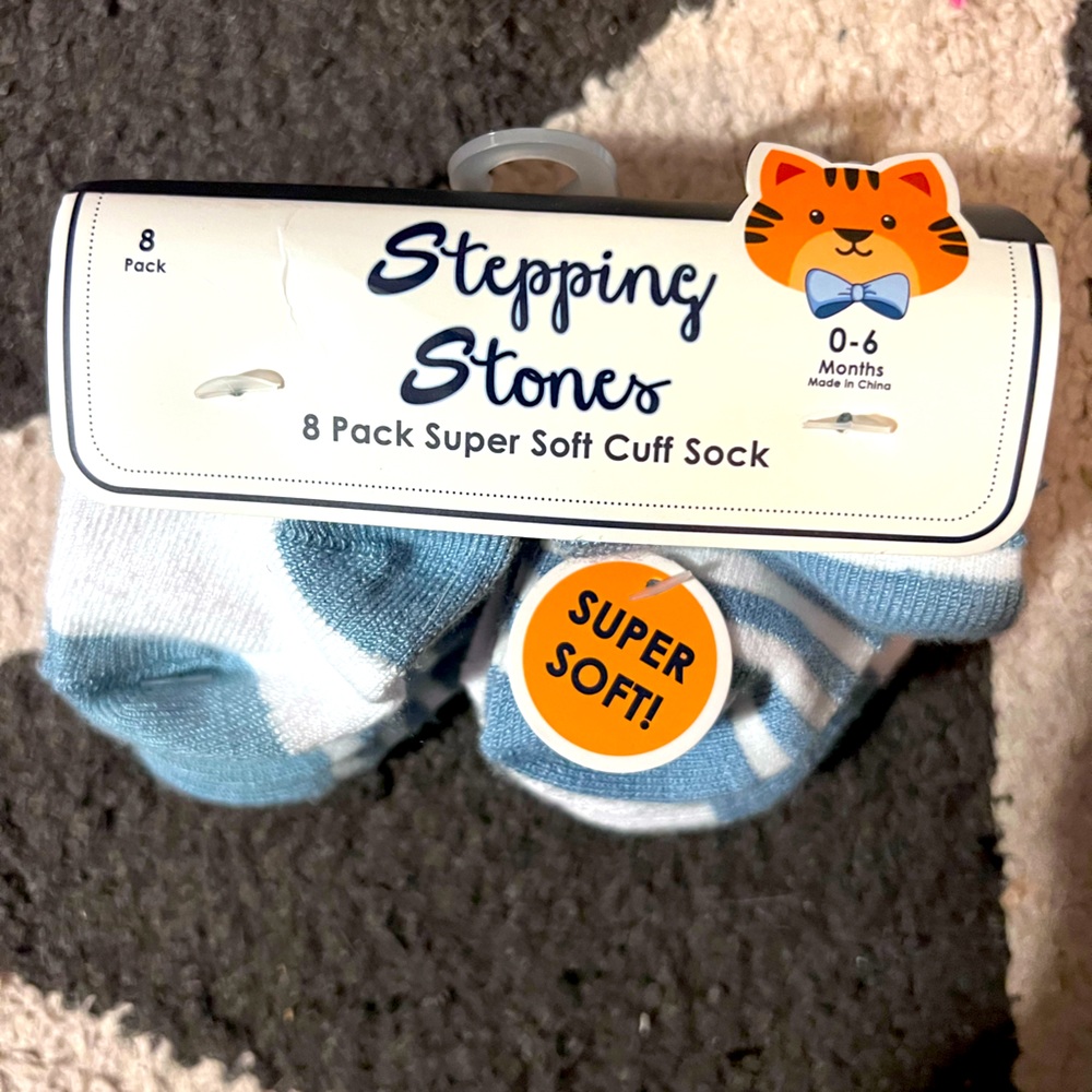 Stepping Stone 0-6m 8 pack socks. NWT